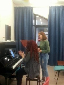All About Voice Μαθήματα φωνητικής, ορθοφωνίας, τραγουδιού Αθήνα και online